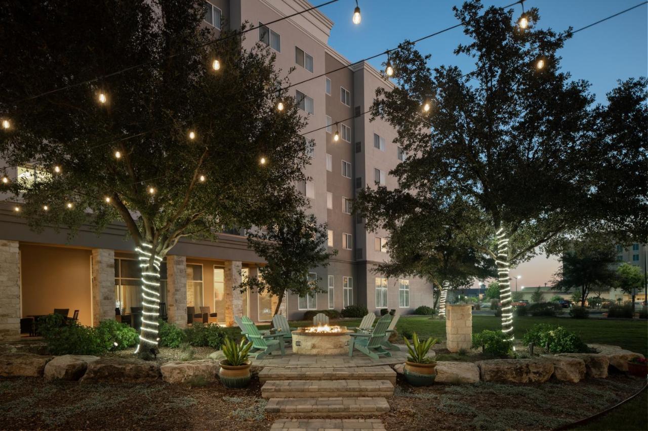 Residence Inn By Marriott San Antonio Six Flags At The Rim Exteriér fotografie